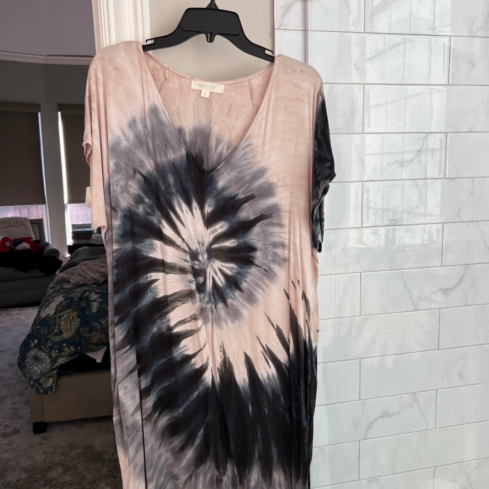 NWOT River + Sky Dress